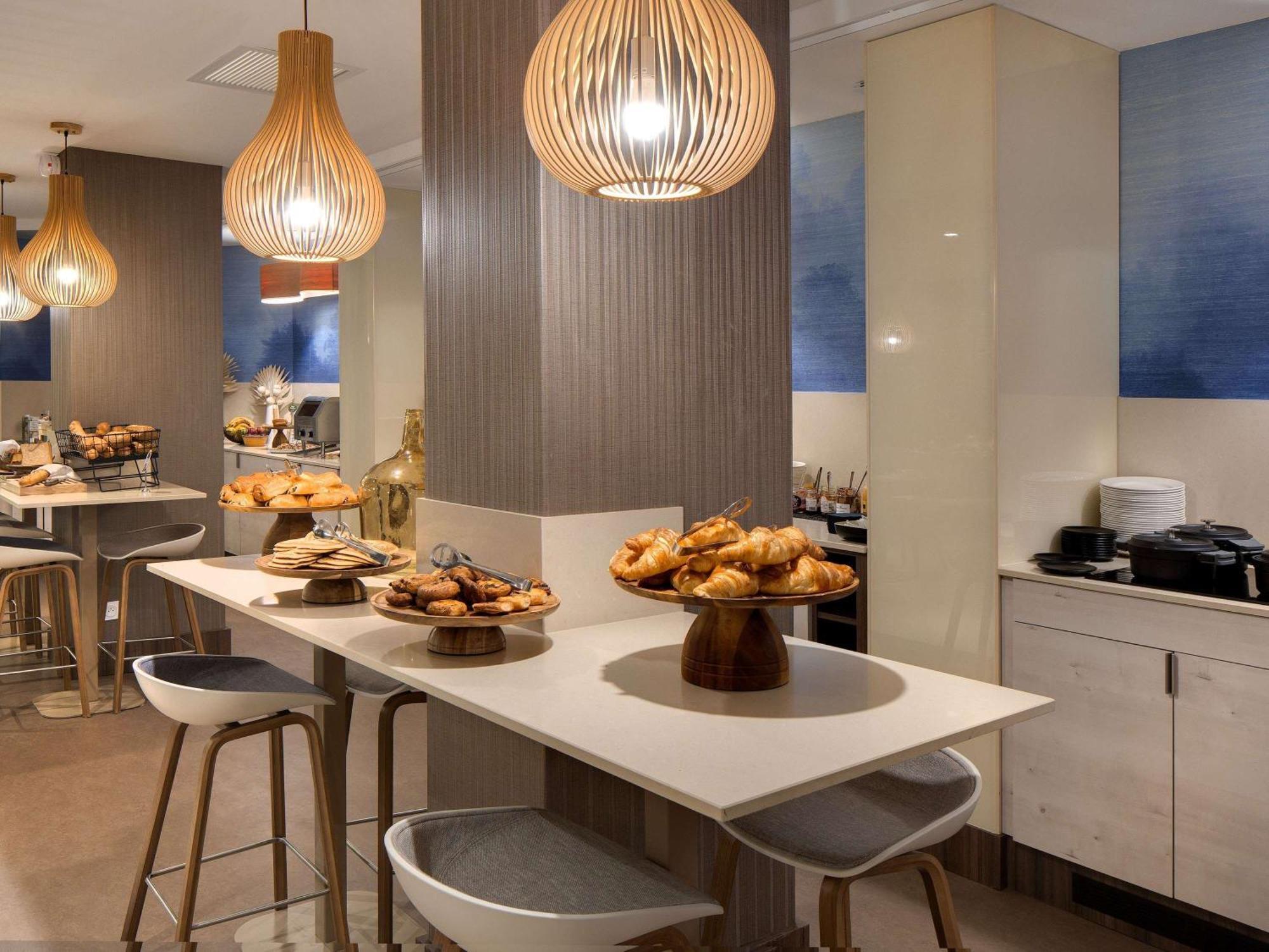 Hotel Mercure Centre Comedie 4*